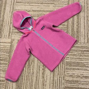 Patagonia thick girls fleece in a pink/purple hue